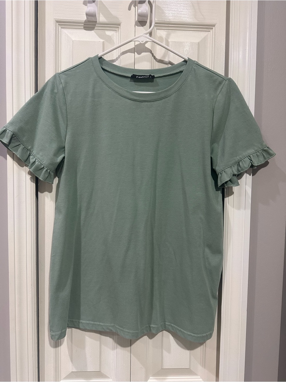 Crewneck Ruffle-Sleeve Tee in Sage Green Small